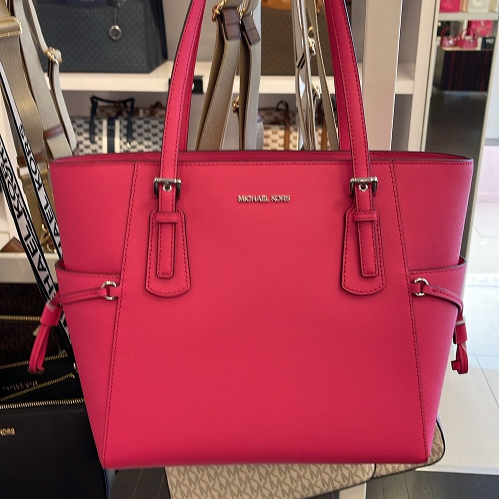 Michael Kors Voyager Large Saffiano Leather Tote Bag
Dragonfruit 
NWT - Picture 9 of 16